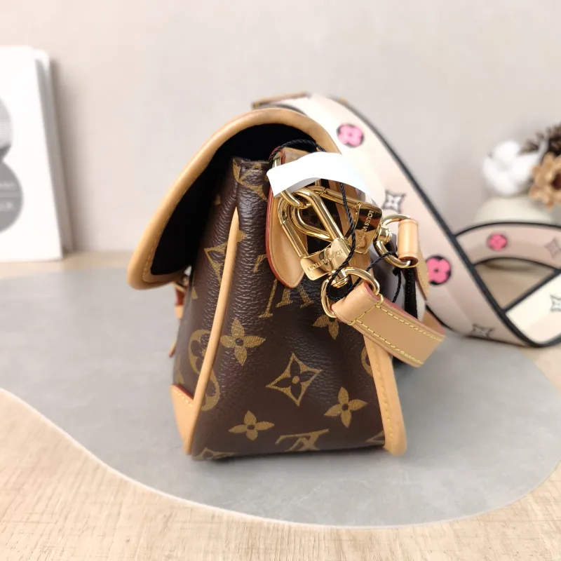 Louis Vuitton Crossbody Bag Diane Baguette Bag Shoulder Strap PVC Small 24 × 9 × 15 cm — detail view 1 of 13