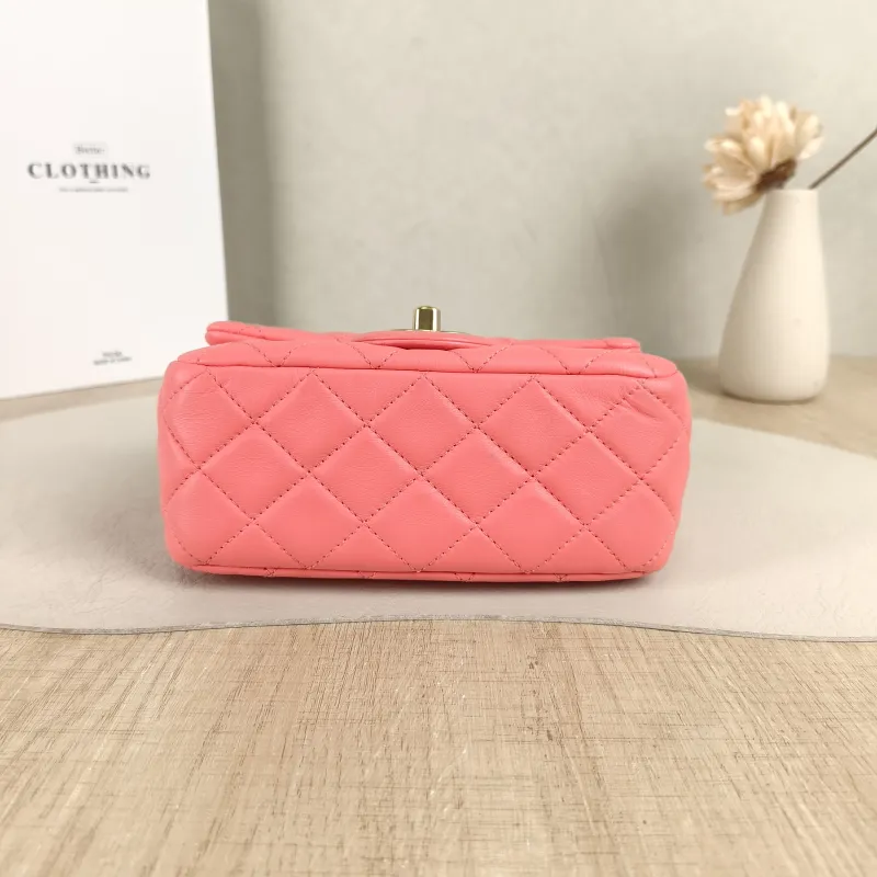 Chanel Crossbody Bag Pink Lambskin One Size 17 × 8 × 13.5 cm 30 — cover view 2 of 5