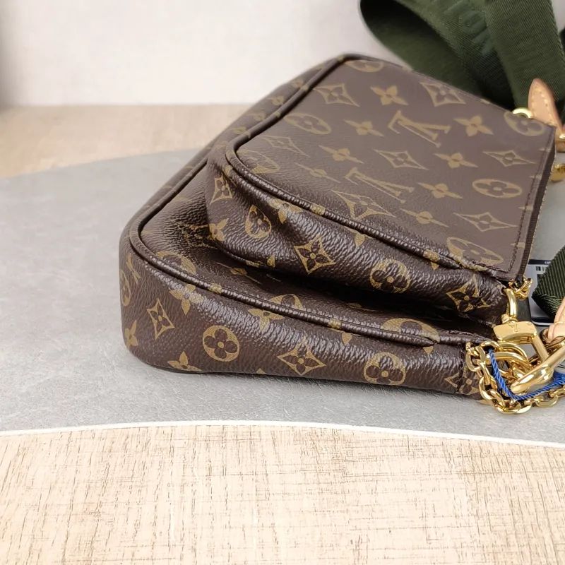 Louis Vuitton Crossbody Bag Multi Pochette Accessoires Shoulder Strap PVC Small 24 × 4 × 13.5 cm — detail view 5 of 11