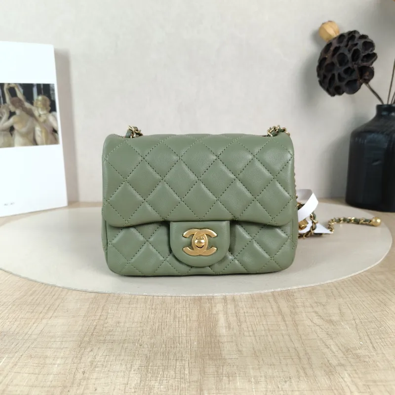 Chanel Crossbody Bag Lambskin One Size 17 × 8 × 13.5 cm