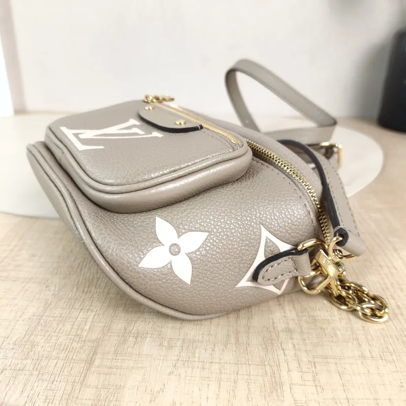 Louis Vuitton Crossbody Bag Bumbag Belt Bag Calfskin Mini 17 × 9.5 × 12 cm — detail view 4 of 11