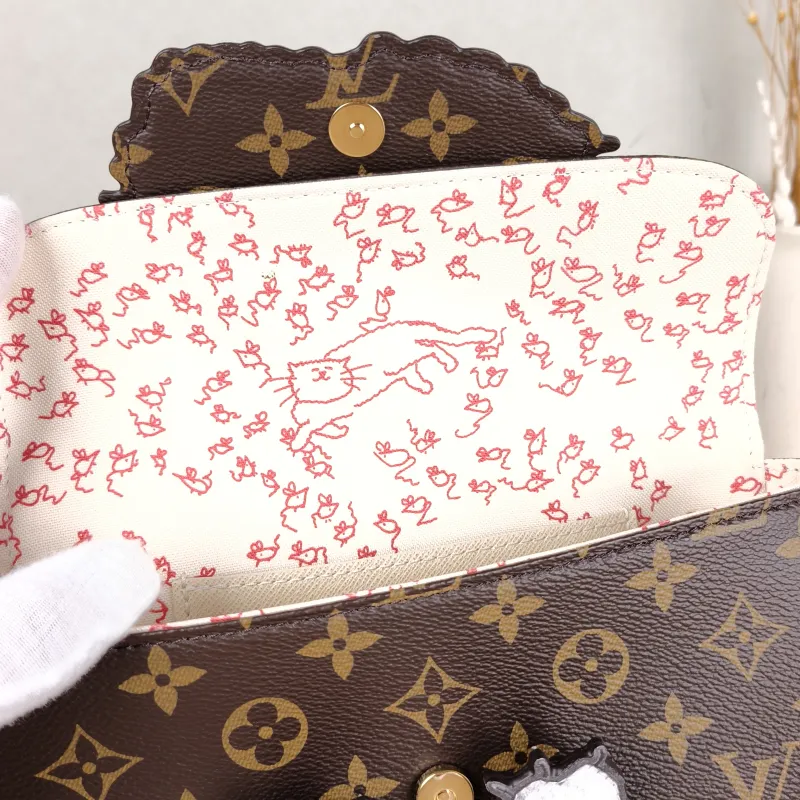 Louis Vuitton Crossbody Bag IVY Monogram PVC Small 23.5 × 4.3 × 12 cm — detail view 9 of 13