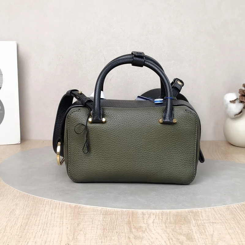 DELVAUX Top Handle Bag Cool Box Box Shoulder Bag Colorblock Calfskinmini21 × 11 × 13 cm — cover view 3 of 5