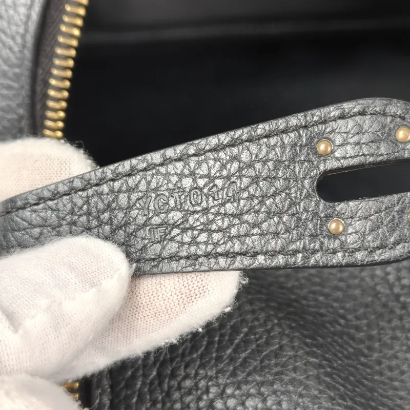 Hermès Crossbody Bag Lindy 3089Black Taurillon Clemence TC Calfskin Medium30 × 15 × 19 cm — detail view 10 of 13