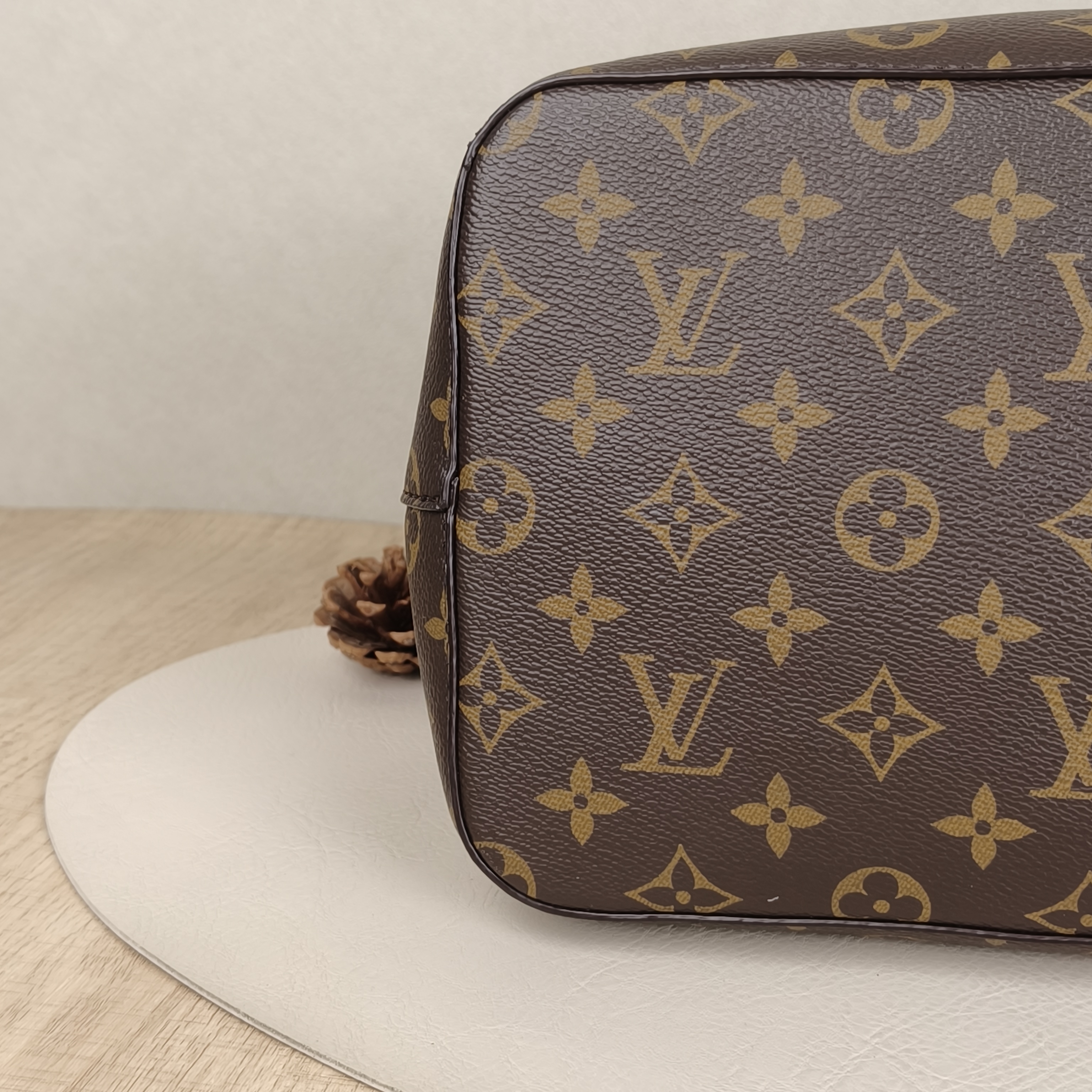 Louis Vuitton Shoulder Bag NÉONOÉ Bucket Bag Caramel PVC Medium26 × 17.5 × 26 cm — cover view 2 of 9