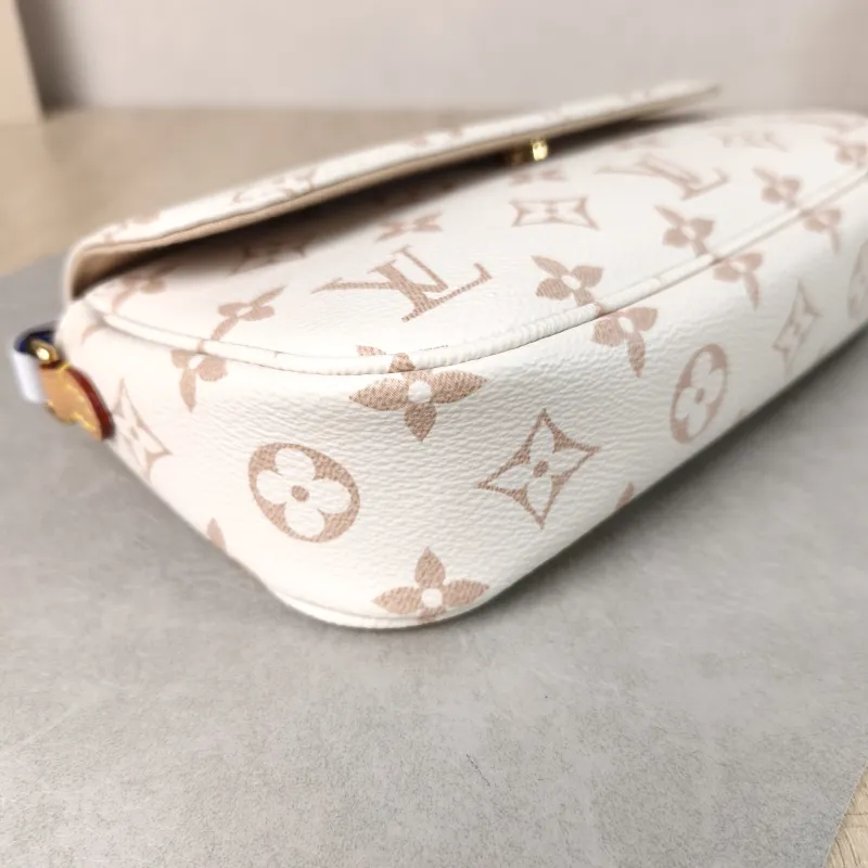 Louis Vuitton Crossbody Bag IVY · Beige PVC Small 23.5 × 4.3 × 12 cm — detail view 7 of 11