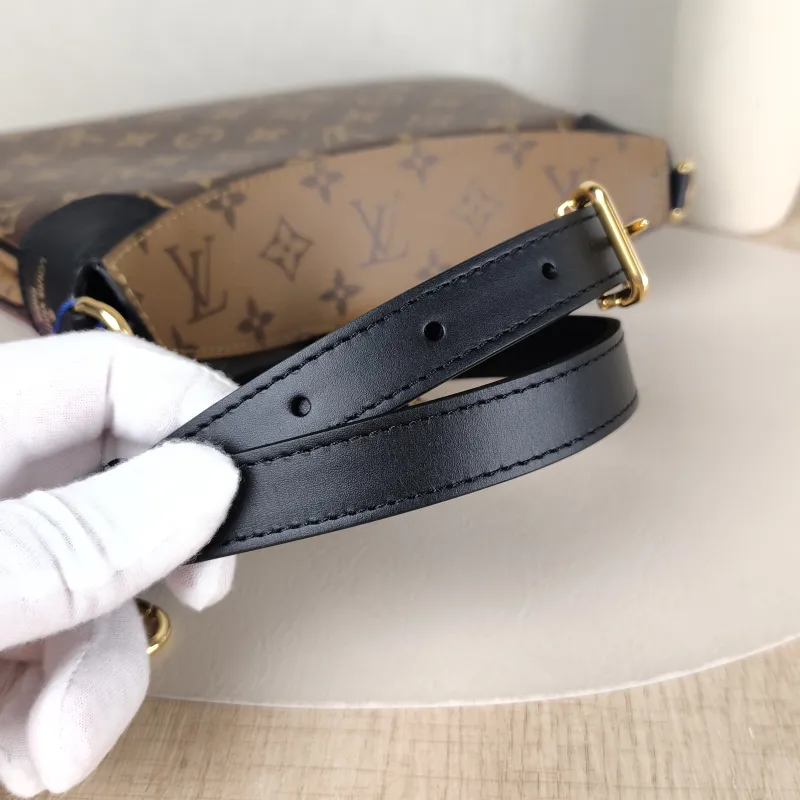 Louis Vuitton Crossbody Bag Twinny Monogram PVC One Size29 × 9 × 19 cm — detail view 4 of 13