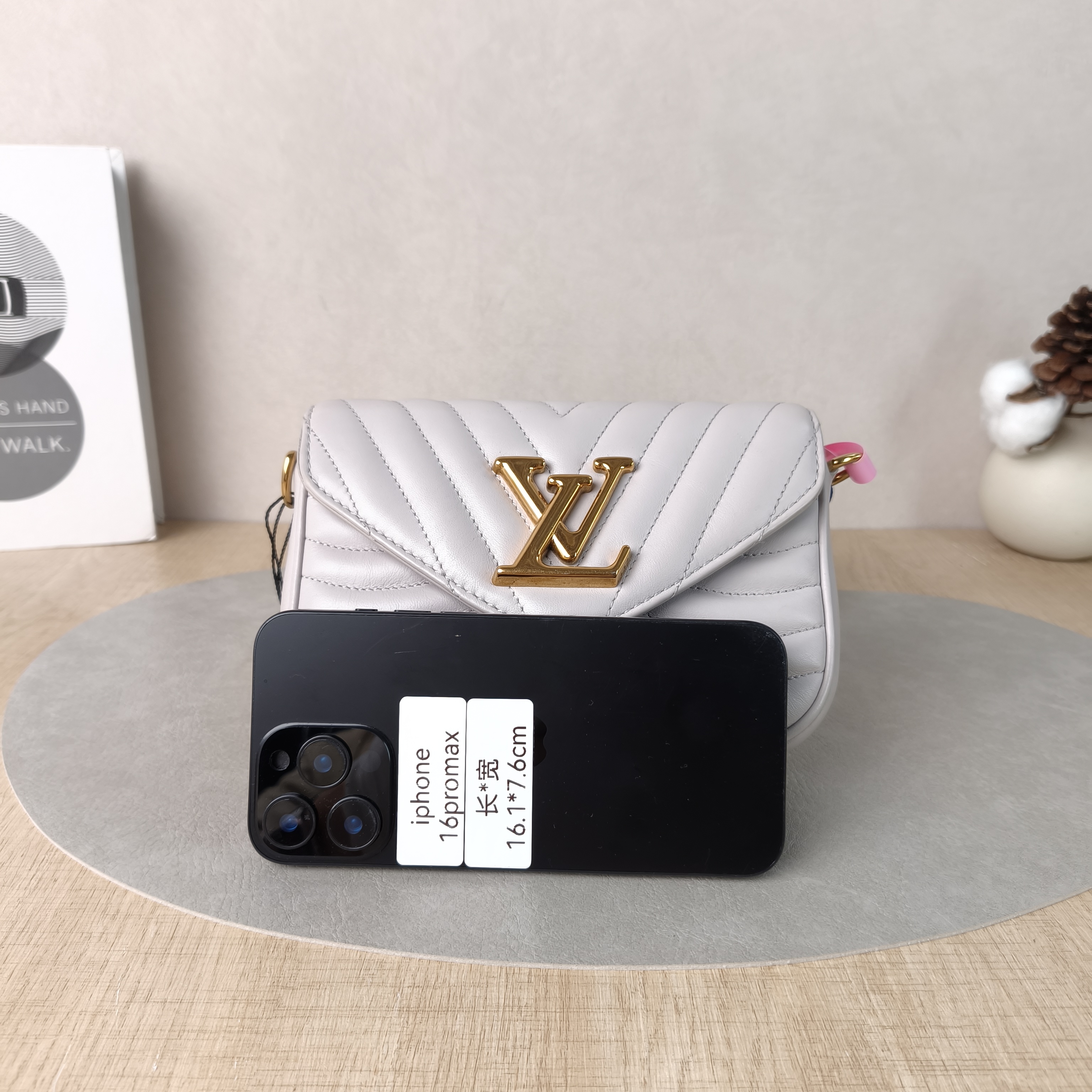 Louis Vuitton Crossbody Bag New Wave Multi Pochette Grey Calfskinmini19 × 5 × 14 cm — cover view 6 of 6