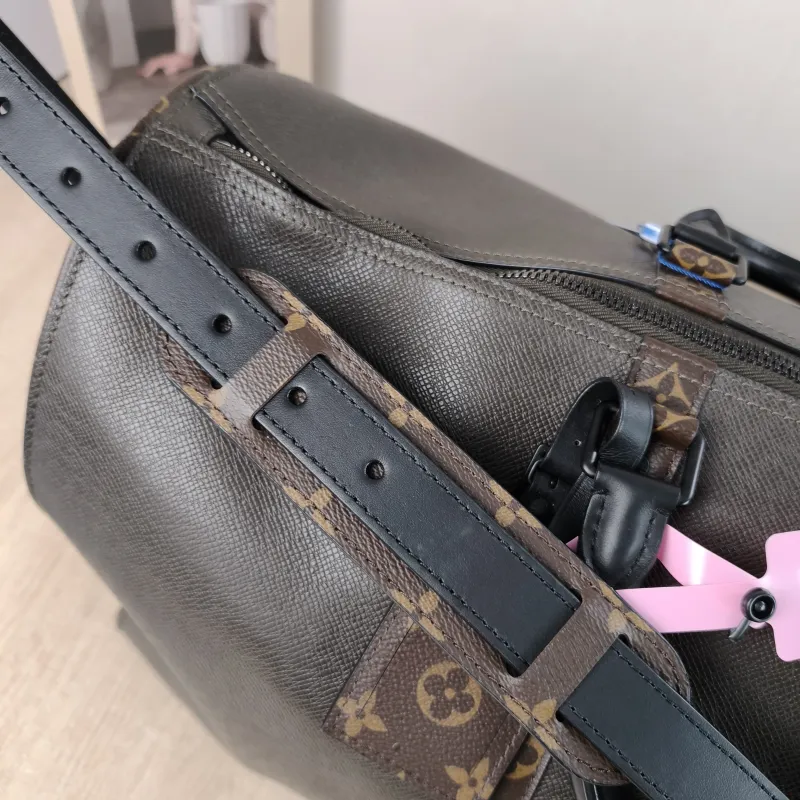 Louis Vuitton Top Handle Bag Keepall 50 Shoulder Strap Edition Green Calfskin One Size 50 × 23 × 29 cm — detail view 10 of 15
