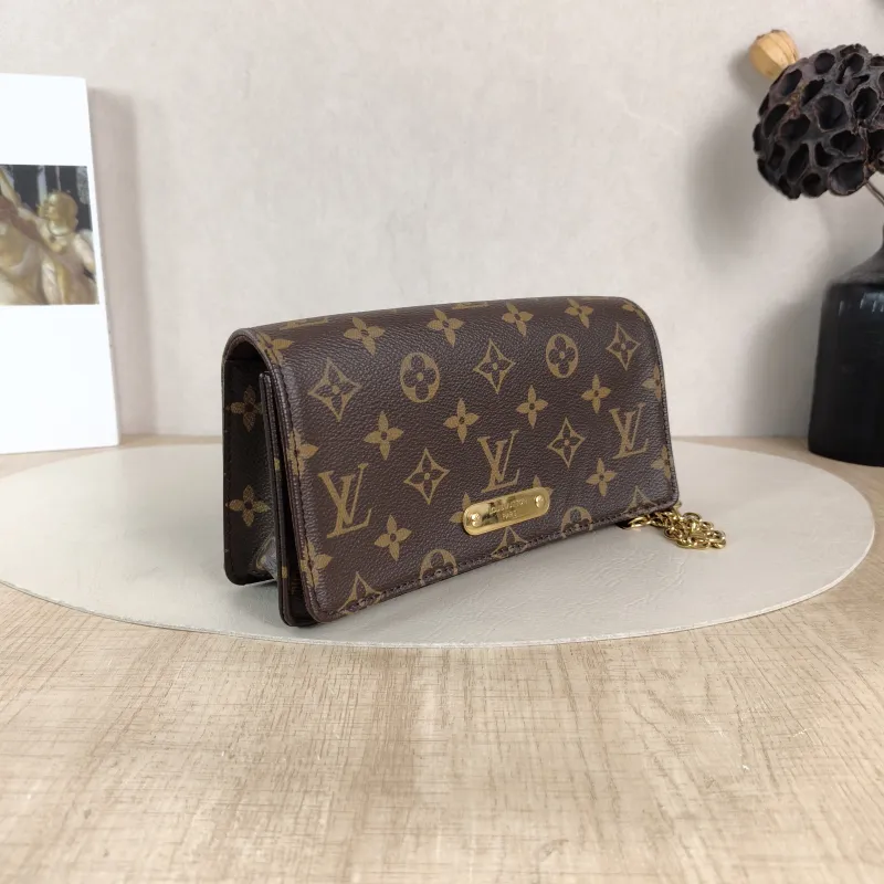 Louis Vuitton Crossbody Bag LILY Chain Bagwoc Monogram PVC One Size 21 × 3.5 × 10.5 cm — cover view 5 of 5