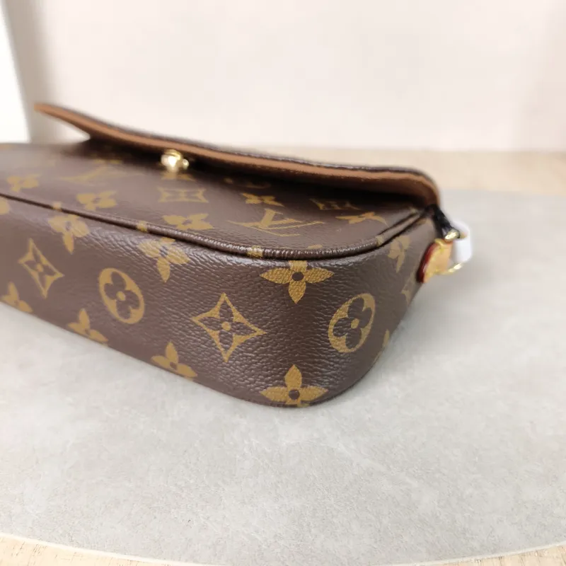 Louis Vuitton Crossbody Bag IVY Monogram PVC Small23.5 × 4.3 × 12 cm — detail view 7 of 12