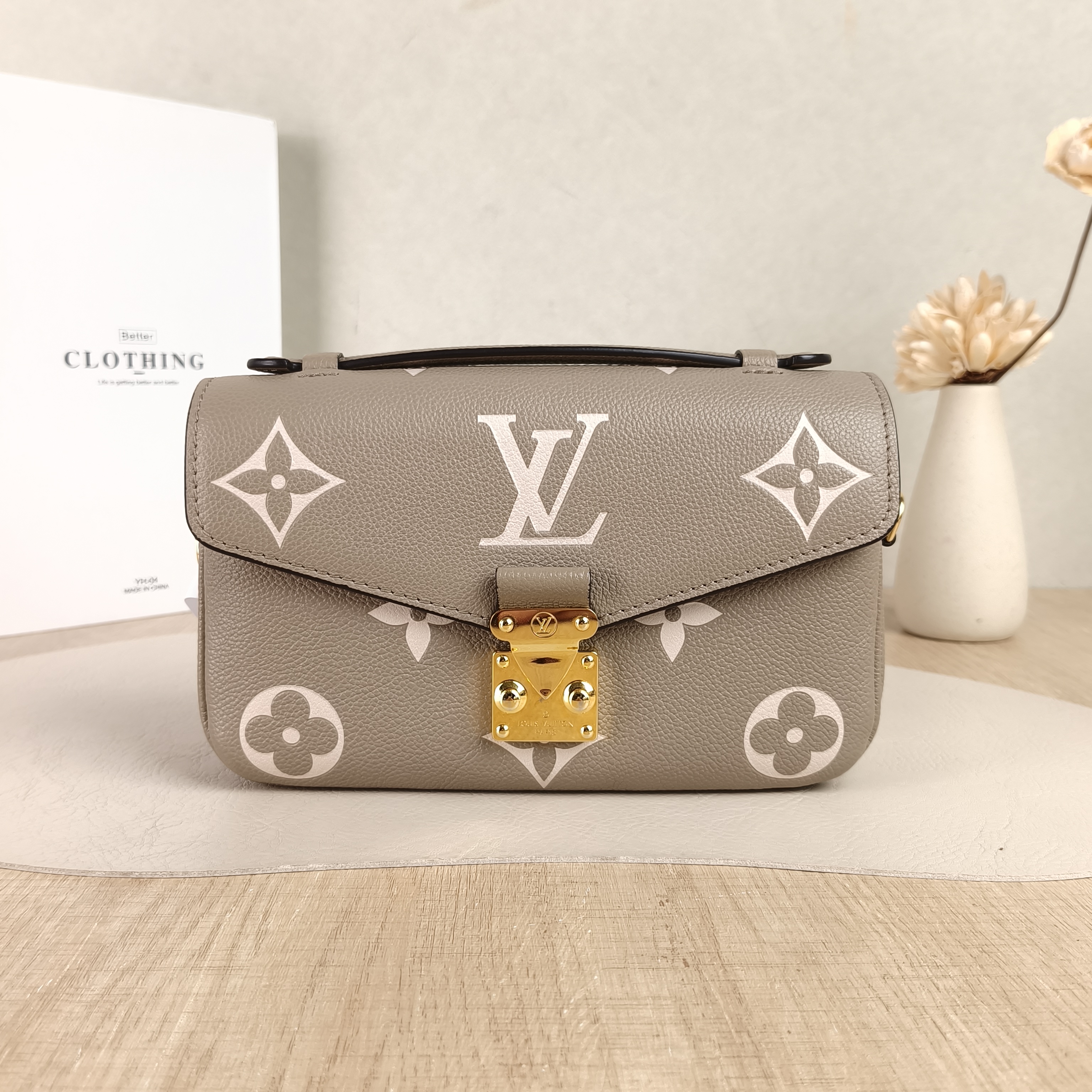 Louis Vuitton Crossbody Bag Pochette Métis East West Empreinte Embossed Calfskin Small21.5 × 6 × 13.5 cm