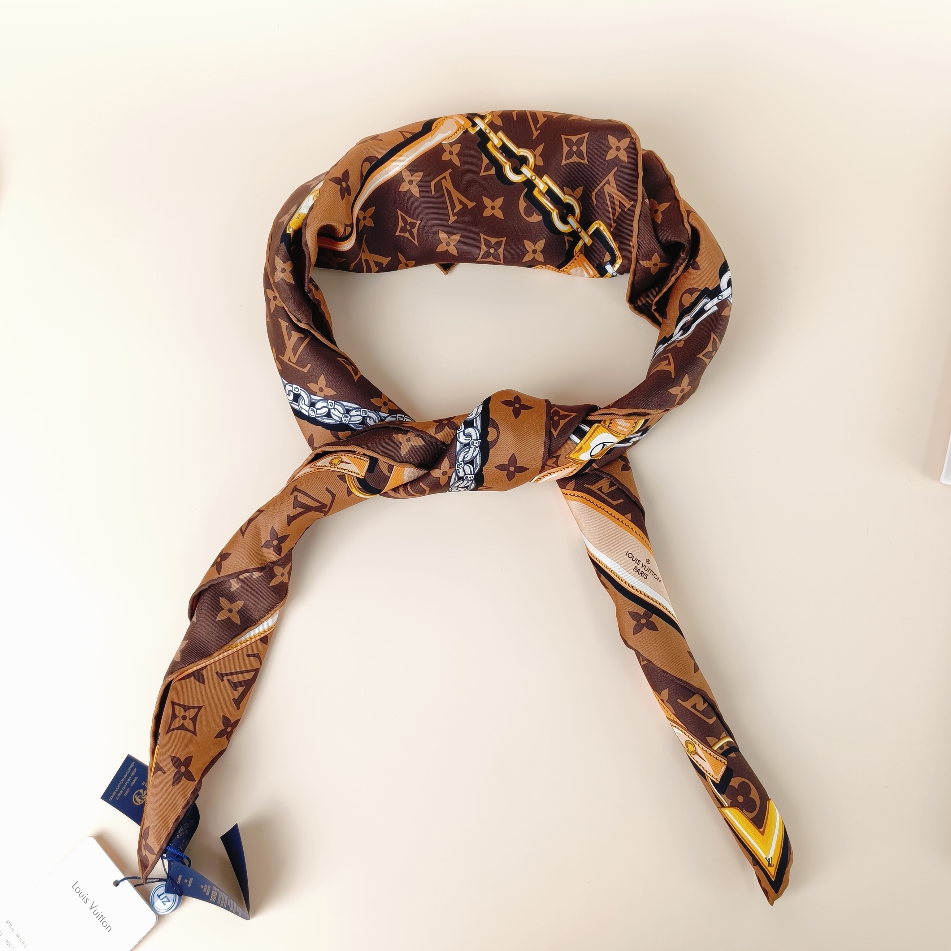 Louis Vuitton Monogram Silk One Size90*90