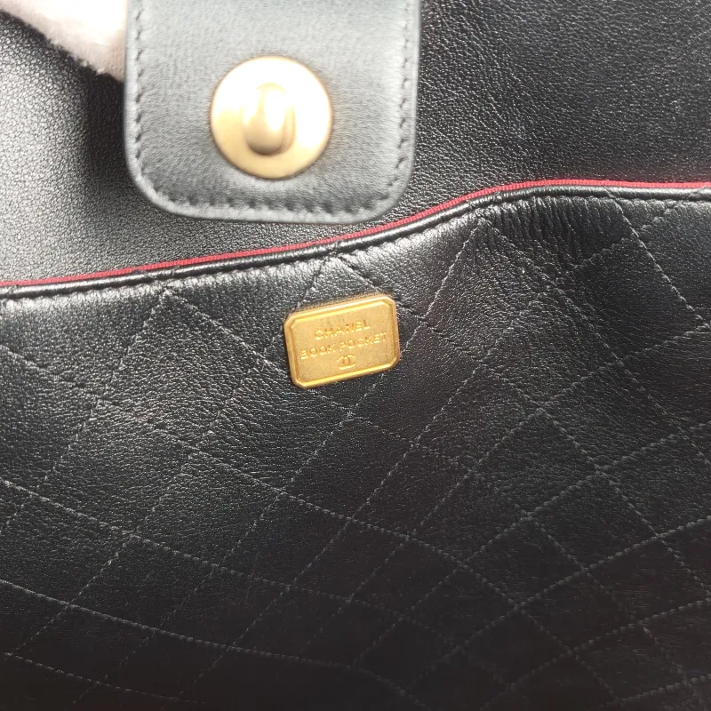 Chanel Shoulder Bag tote Black Lambskin One Size29 × 11 × 32 cm — detail view 8 of 10
