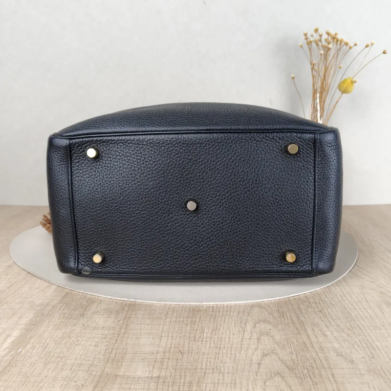 Hermès Crossbody Bag Lindy 3089Black Taurillon Clemence TC Calfskin Medium30 × 15 × 19 cm — cover view 3 of 5