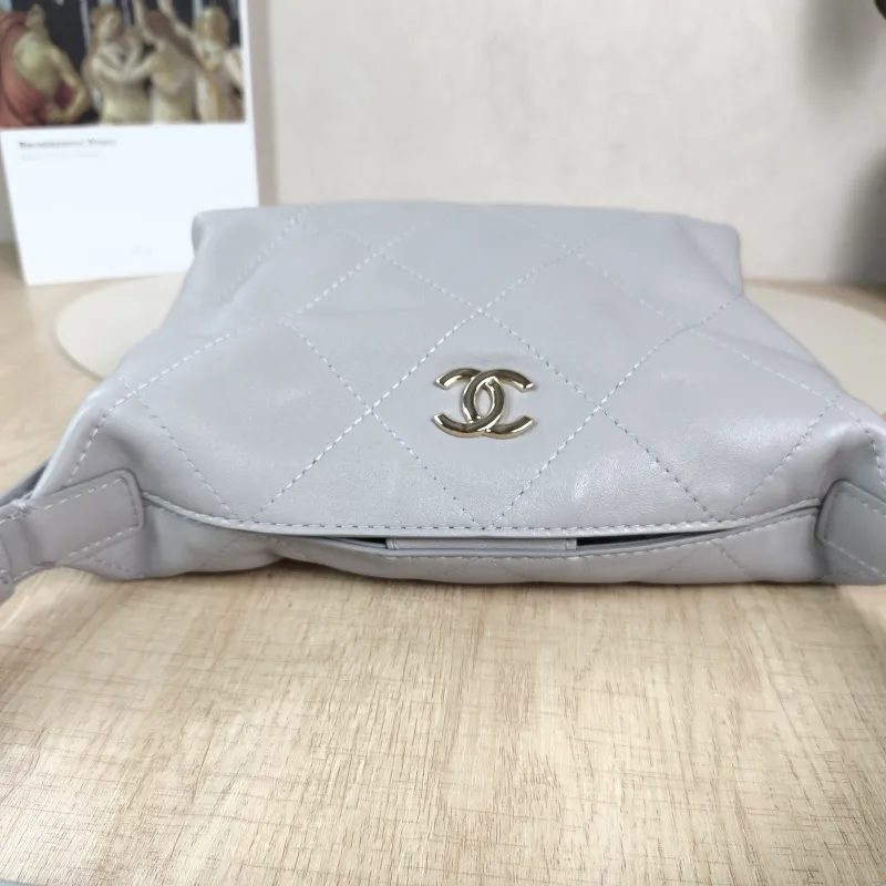Chanel Shoulder Bag hobo Grey Lambskin One Size 22 × 8 × 16 cm — detail view 6 of 10