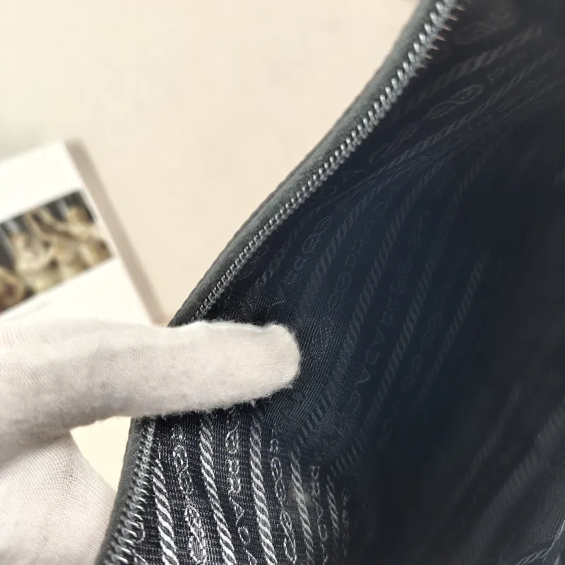 PRADA Shoulder Bag Re-Edition 2005 Hobo Black Nylonmini22 × 6.5 × 18 cm — detail view 11 of 11