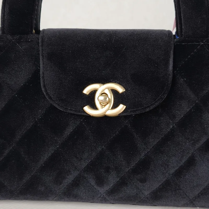 Chanel Crossbody Bag Kelly Black Velvetmini19 × 7 × 13 cm — detail view 8 of 13