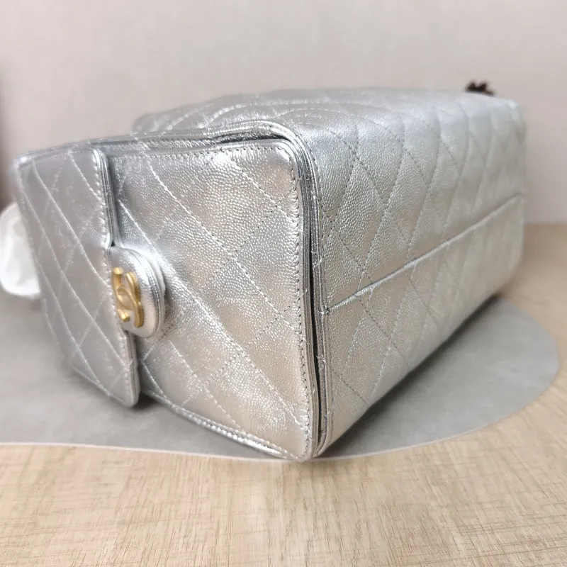 Chanel Shoulder Bag 25Bag Silver Grained Calfskin Small 26 × 14 × 30 cm — detail view 8 of 9