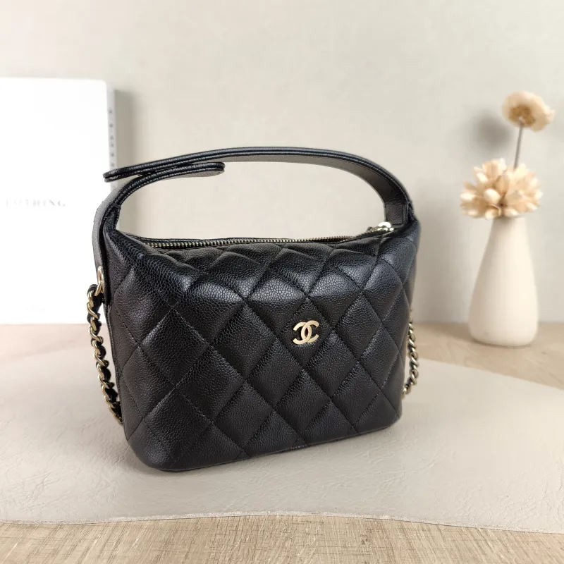 Chanel Crossbody Bag Crossbody Bag Black Grained Calfskin 21.5 × 7.5 × 19 cm — cover view 4 of 5