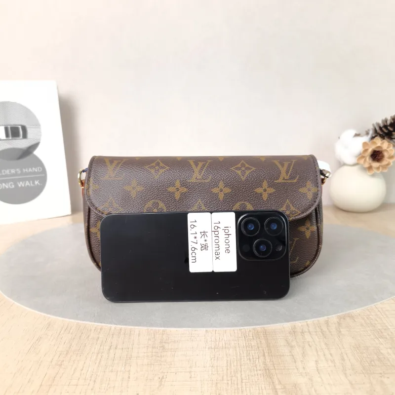 Louis Vuitton Crossbody Bag IVY Monogram PVC Small23.5 × 4.3 × 12 cm — cover view 2 of 6