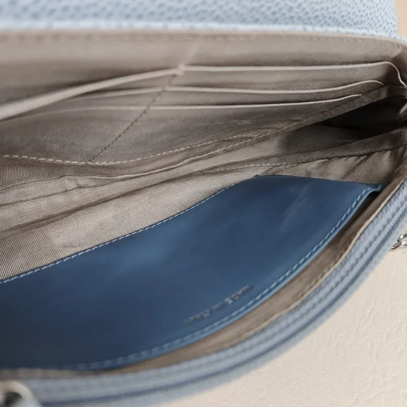 Chanel Crossbody Bag Crossbody Bag Blue Calfskin 24 × 6 × 14 cm 18 — detail view 6 of 11