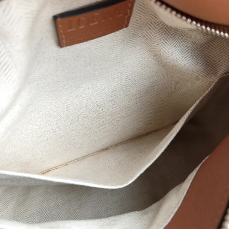 LOEWE Crossbody Bag Puzzle Caramel CC alfskin Small 24 × 10.5 × 16.5 cm — detail view 7 of 13
