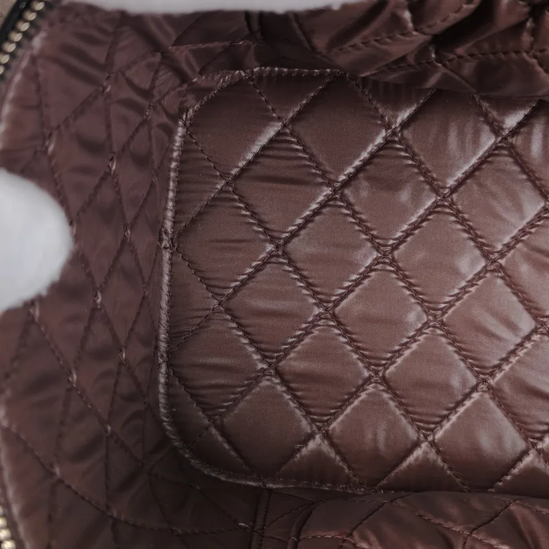 Chanel Top Handle Bag 22C Box Bag Cosmetic Bag Black Grained Calfskin 21 × 14 × 15 cm — detail view 3 of 15
