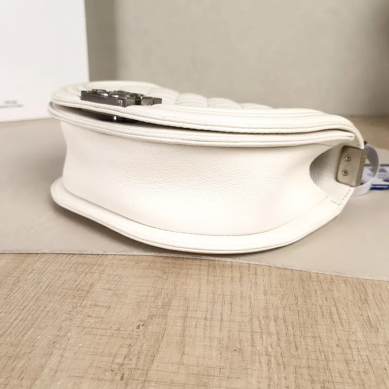 Chanel Crossbody Bagleboy White Grained Calfskin Small18 × 6 × 12.5 cm — detail view 9 of 12