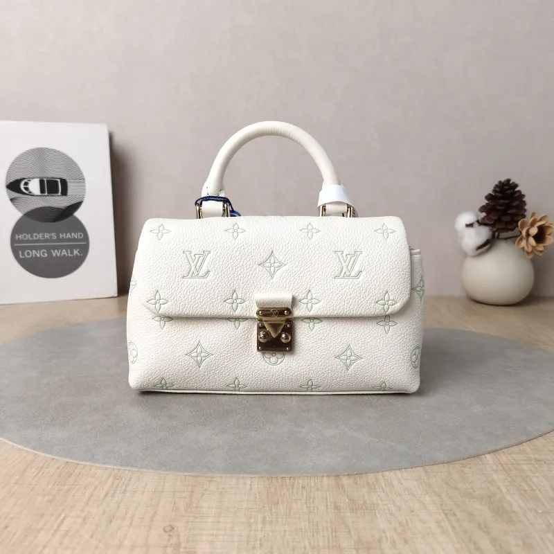 Louis Vuitton Crossbody Bag MADELEINE White · Green Calfskinnano21 × 6 × 12.5 cm
