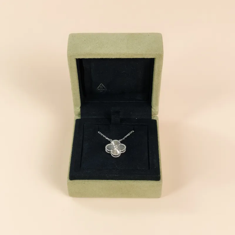 Van Cleef & Arpels Necklace Alhambra Alhambra Collection Necklace 20 White Gold Diamond18KW hite Gold Vintage Small 42cm — cover view 8 of 11