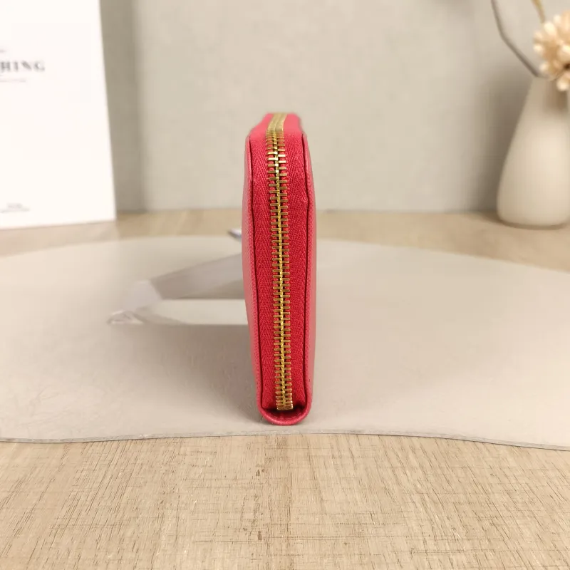 PRADA Wallet Wallet Red Calfskin Edition18.5 × 2 × 10.5 cm — detail view 1 of 11