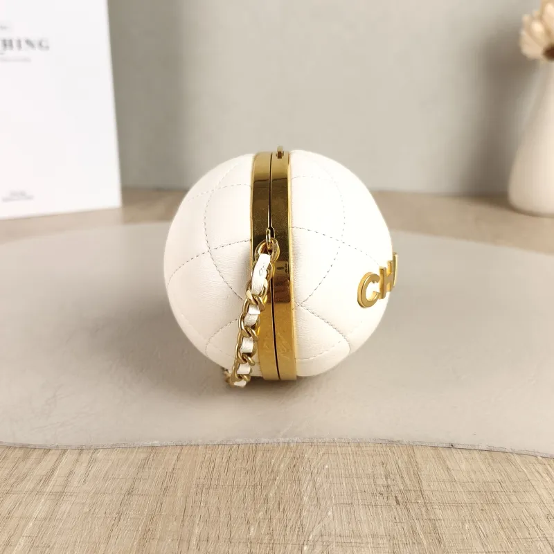 Chanel Crossbody Bag Crossbody Bag White Lambskin One Size 9 × 9 × 9 cm — detail view 6 of 7