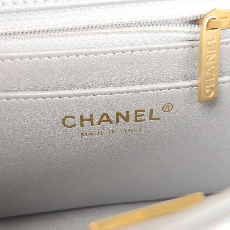Chanel Crossbody Bag 24c mini Silver Lambskin mini 20 × 6 × 12 cm — detail view 3 of 14