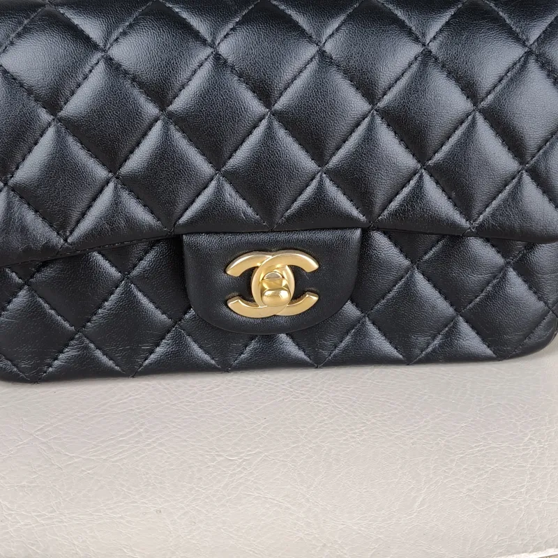 Chanel Crossbody Bag mini Black Lambskin mini20 × 6 × 12 cm — detail view 9 of 14