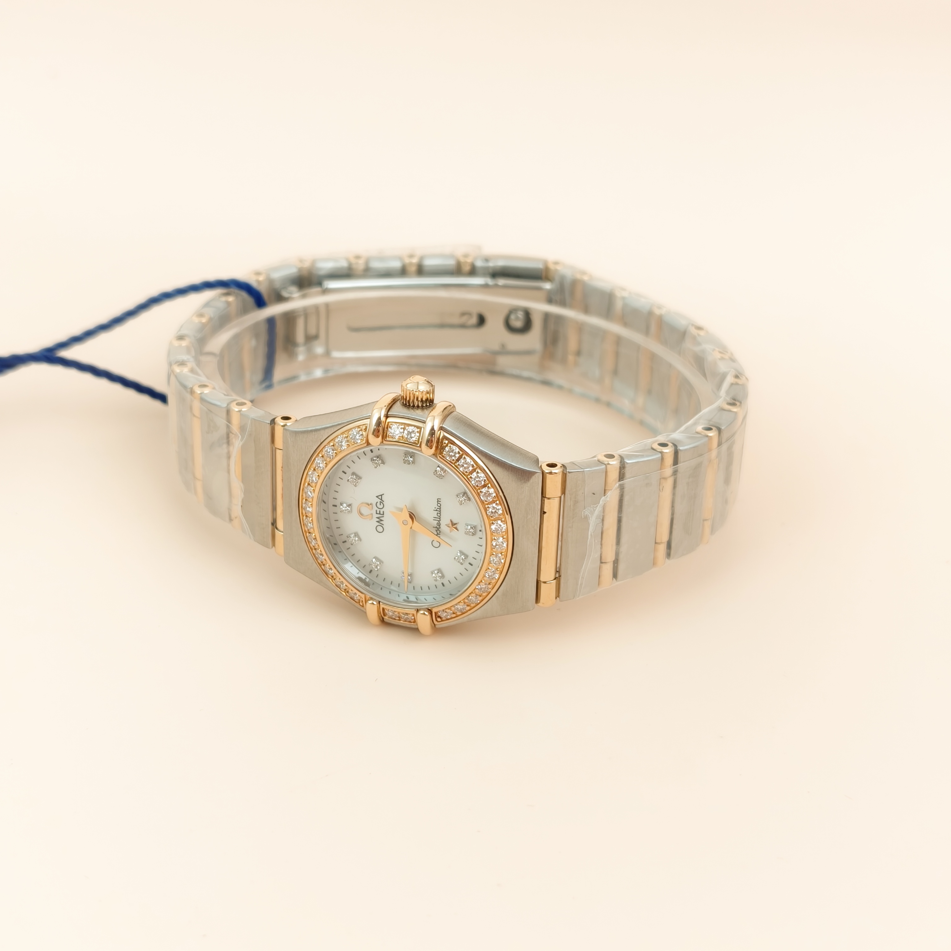 OMEGA Watch Watch White One Size22mm — cover view 3 of 9