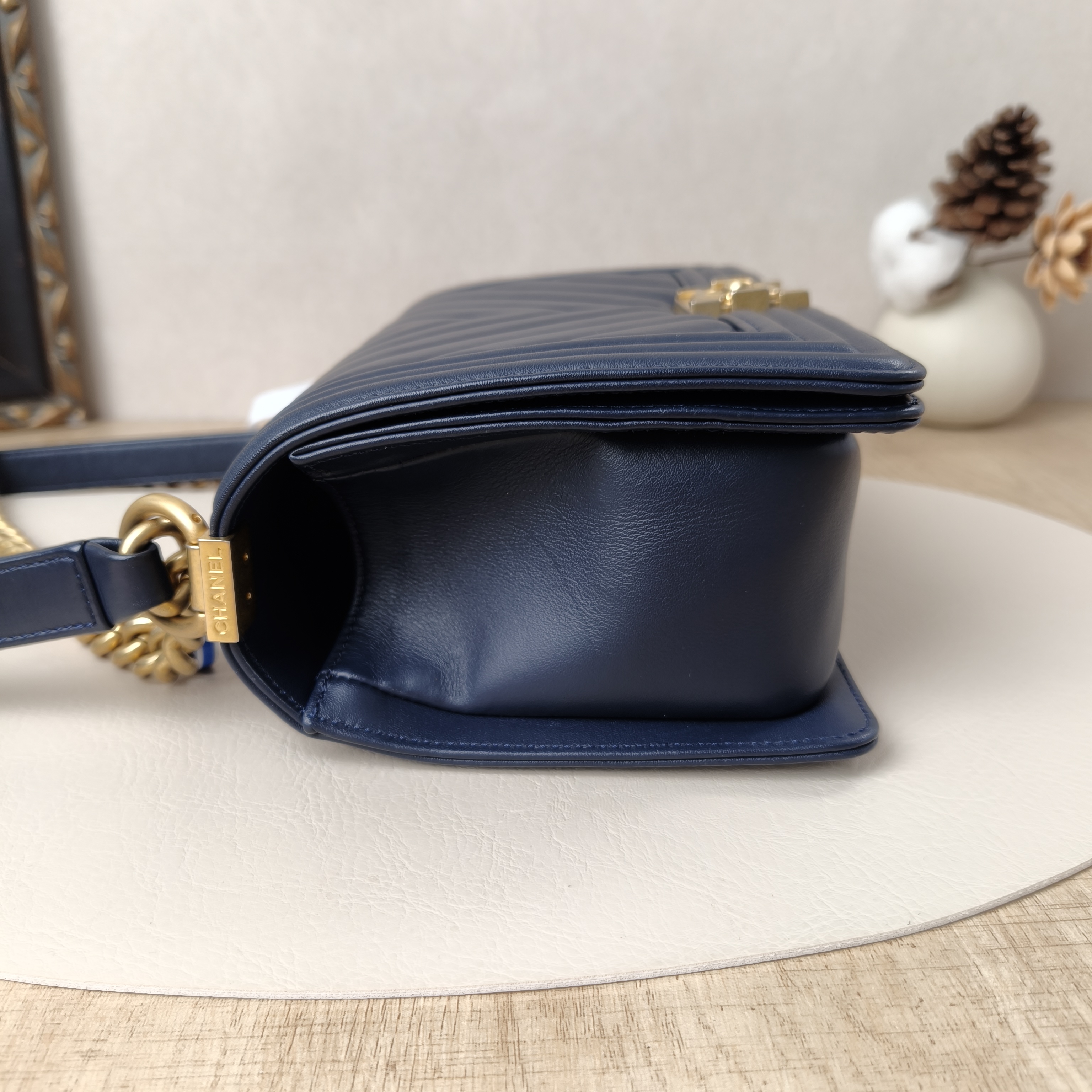 Chanel Crossbody Bagv leboy Calfskin Medium25 × 9 × 15 cm — cover view 5 of 11