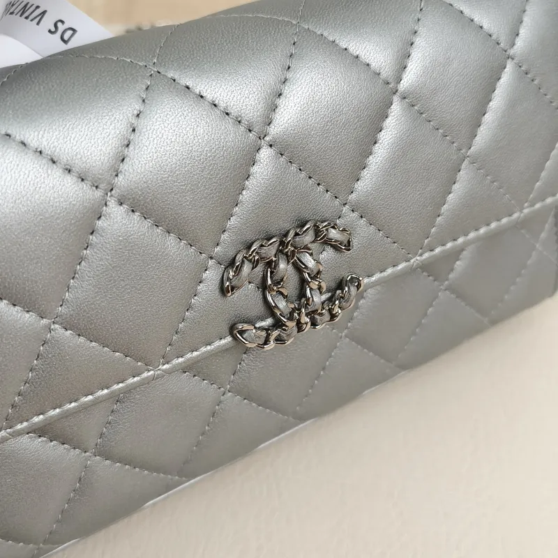 Chanel Crossbody Bag kelly Silver Calfskin One Size18 × 4.5 × 10 cm — detail view 4 of 8