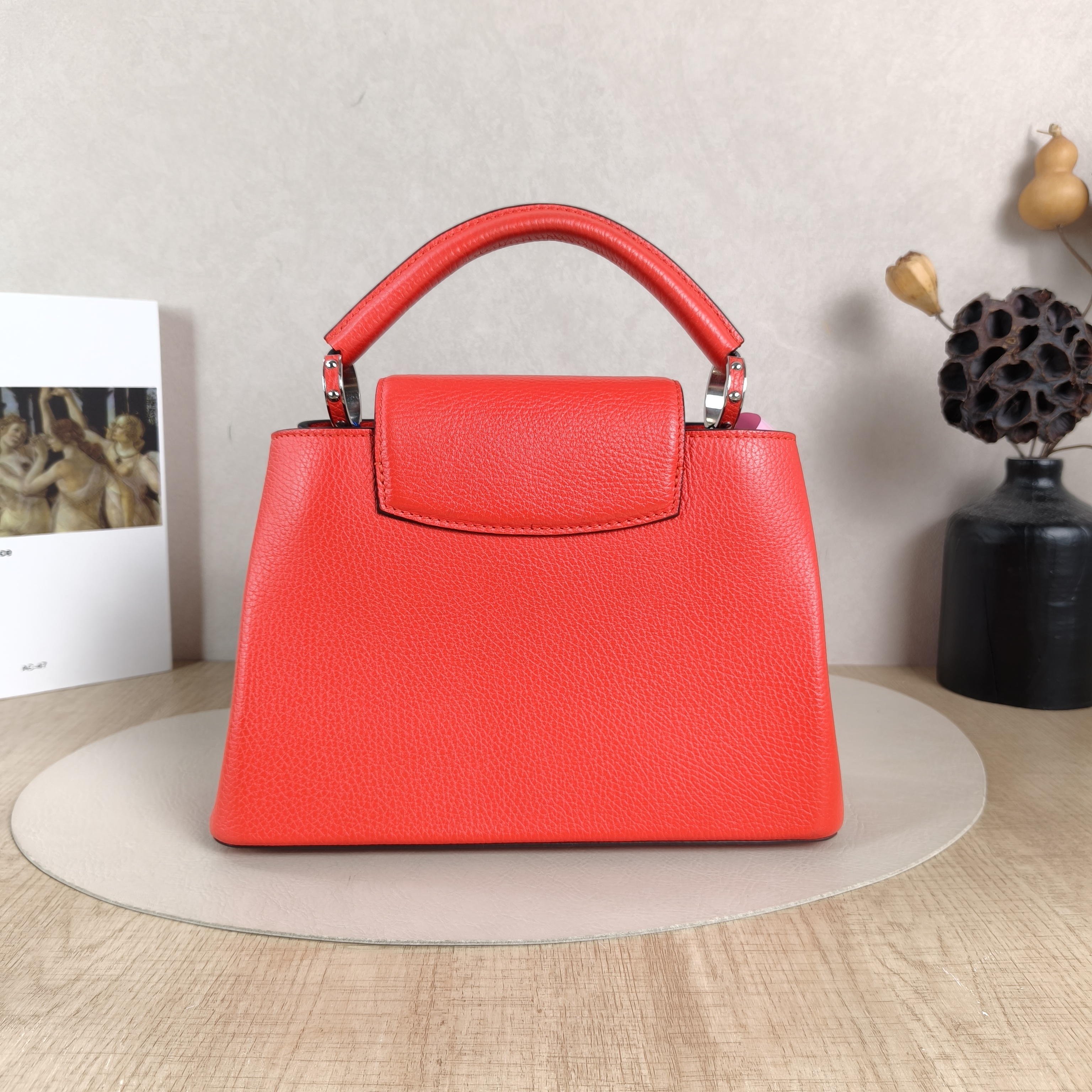Louis Vuitton Crossbody Bag Capucines Red Calfskin BB27 × 9 × 17.5 cm — cover view 2 of 5