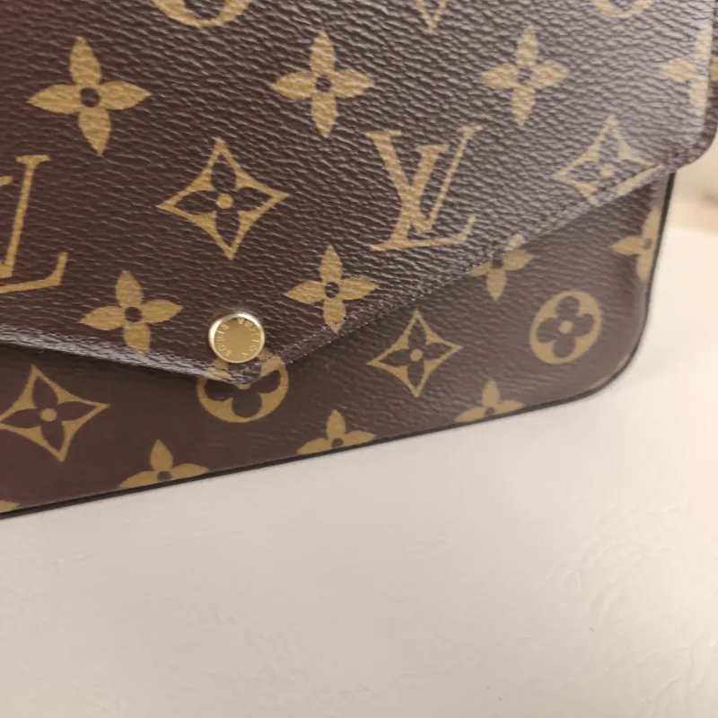 Louis Vuitton Crossbody Bag Pochette Félicie Monogram PVC Small 21 × 3 × 12 cm — detail view 5 of 14