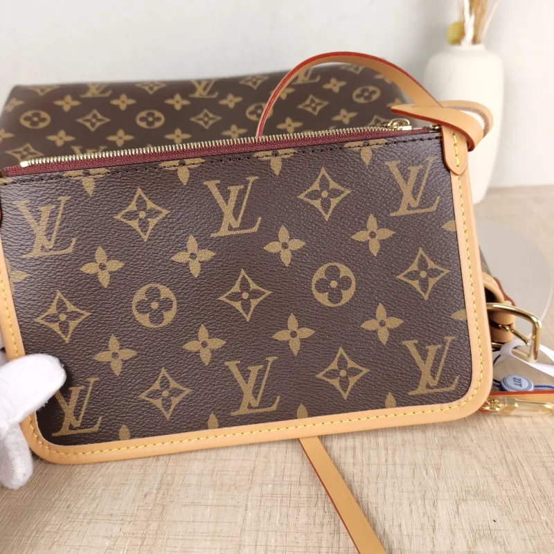 Louis Vuitton Crossbody Bag Carryall Monogram PVC Small 29 × 12 × 24 cm — detail view 9 of 12