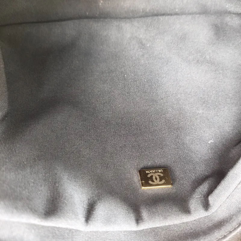 Chanel Shoulder Bag hobo Black Lambskin One Size25 × 9 × 22 cm — detail view 9 of 14
