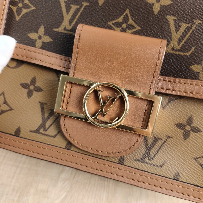 Louis Vuitton Crossbody Bag Dauphine Monogram PVC Mini 20 × 9 × 15 cm — detail view 1 of 13