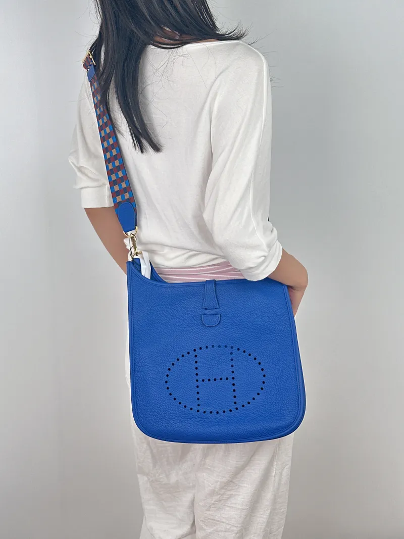 Hermès Crossbody Bag Evelyne 29 29 O8Bleu Royal TC Calfskin 29 29 × 7 × 30 cm U — on-model view 2 of 2