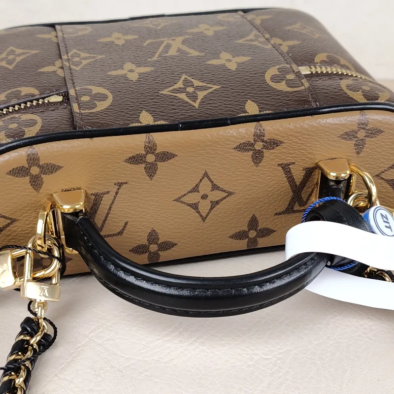 Louis Vuitton Shoulder Bag VANITY Cosmetic Bag Monogram PVC Small 19 × 6 × 12 cm — detail view 10 of 15