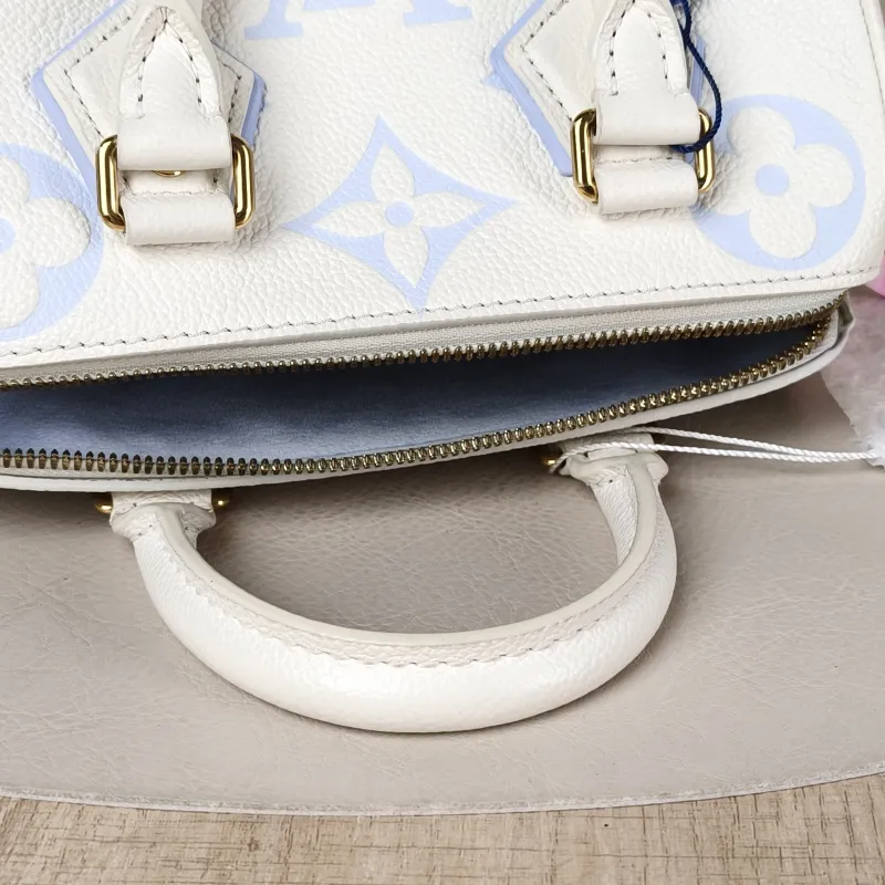Louis Vuitton Crossbody Bag Speedy20 White · Blue Empreinte Embossed Calfskin Small 20.5 × 12 × 13.5 cm — detail view 1 of 11