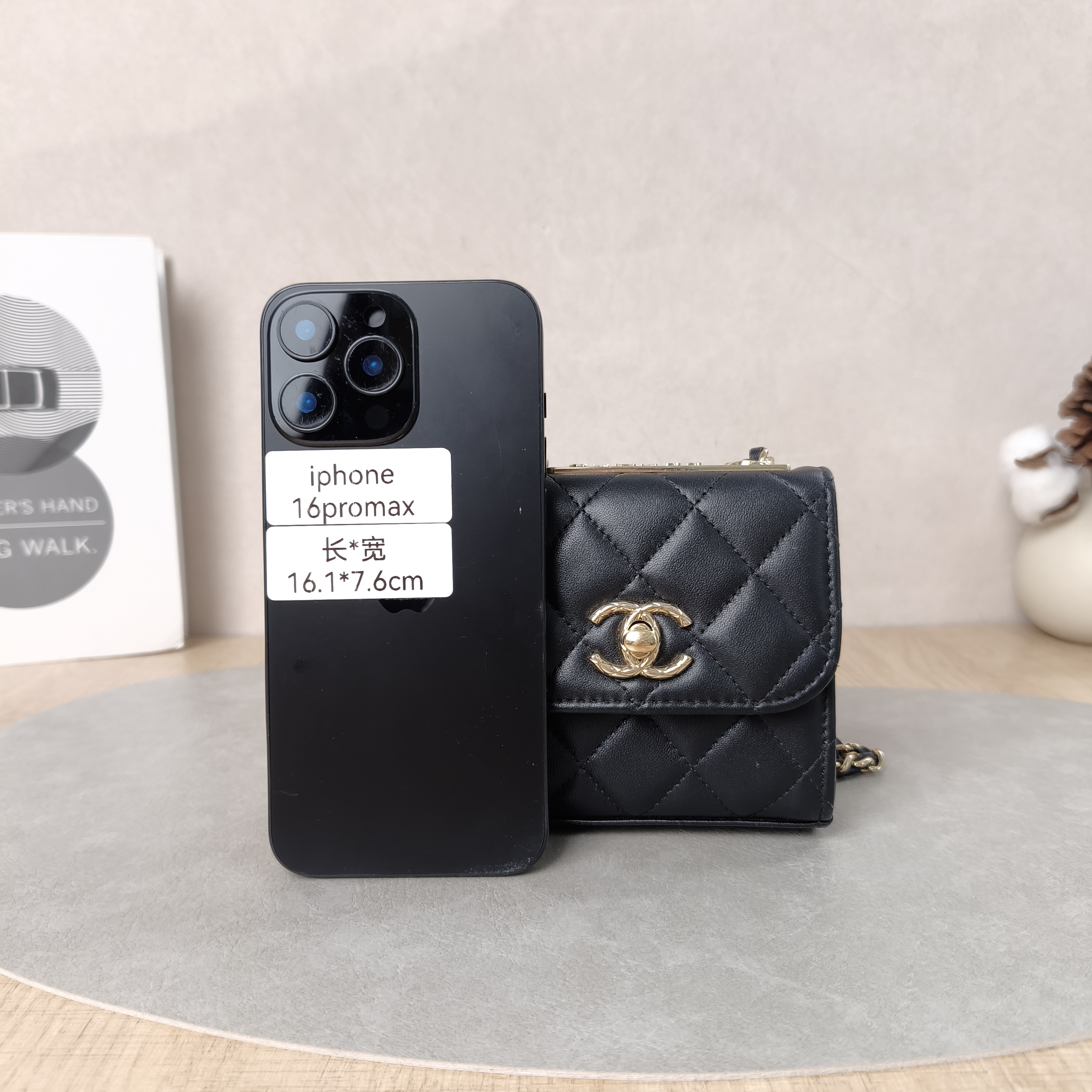 Chanel Crossbody Bagtrendy cc woc Black Lambskin Mini11 × 4 × 10 cm — cover view 2 of 5
