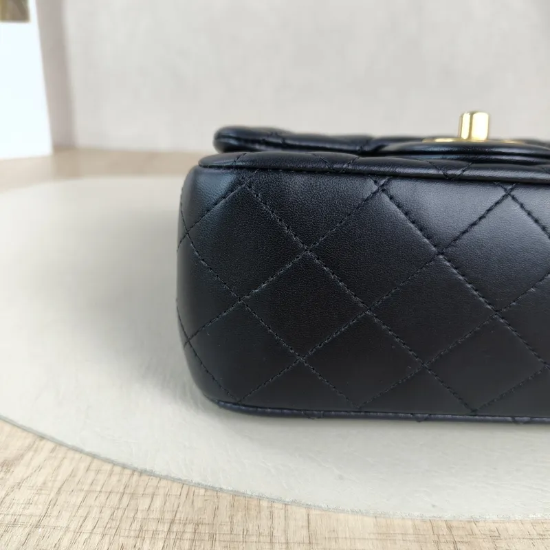 Chanel Crossbody Bag Black Lambskin One Size17 × 8 × 13.5 cm — detail view 5 of 13