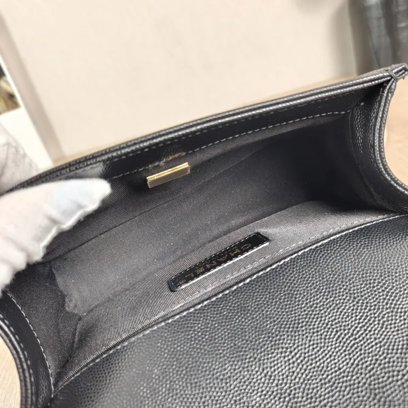 Chanel Crossbody Bag Le Boy​Black Grained Calfskin Small20.5 × 8.5 × 12 cm — detail view 2 of 13