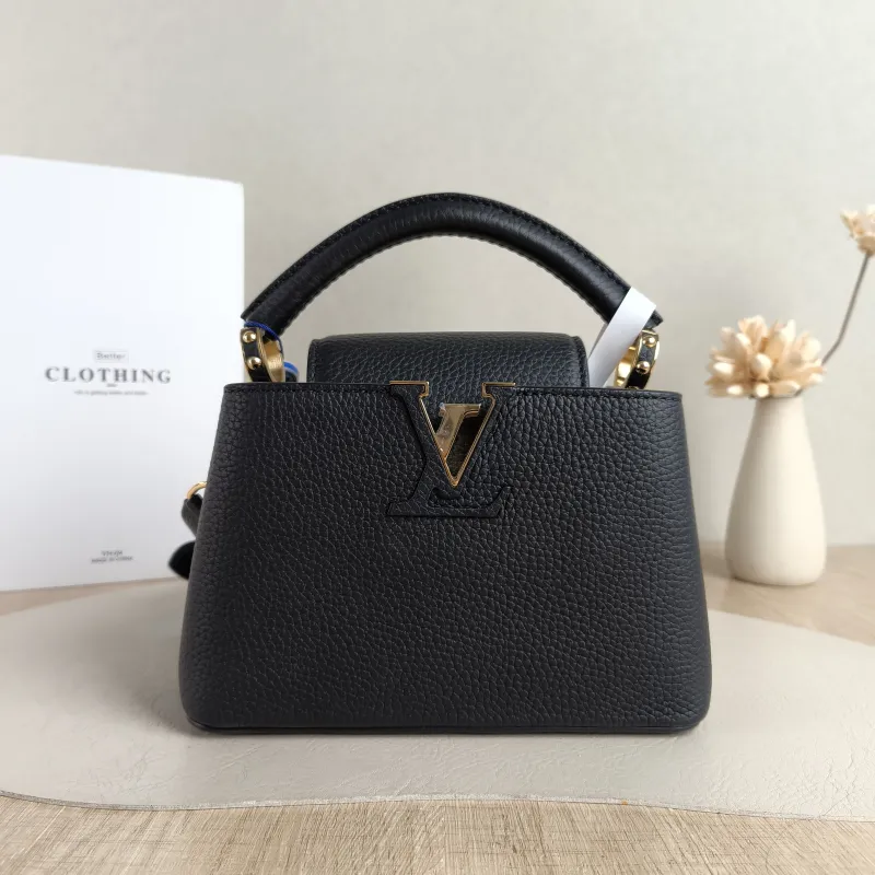 Louis Vuitton Crossbody Bag Capucines Black Calfskin Mini 21 × 8 × 14 cm